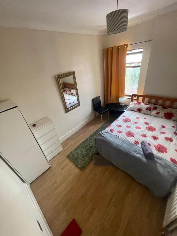 Quite Broad Resr 1 Hotell Coventry Exteriör bild